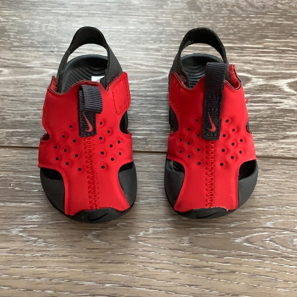 Red and black Infant Nike sandal